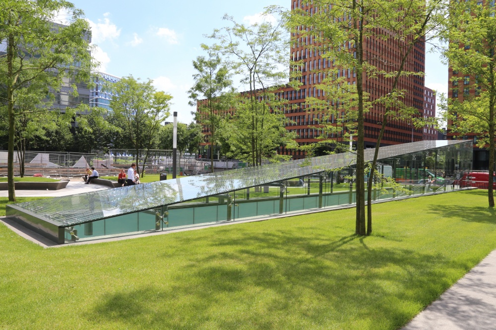 Mahlerplein-fietsenstalling-omgeving-entree-Paul-van-der-Ree-studiosk-movares